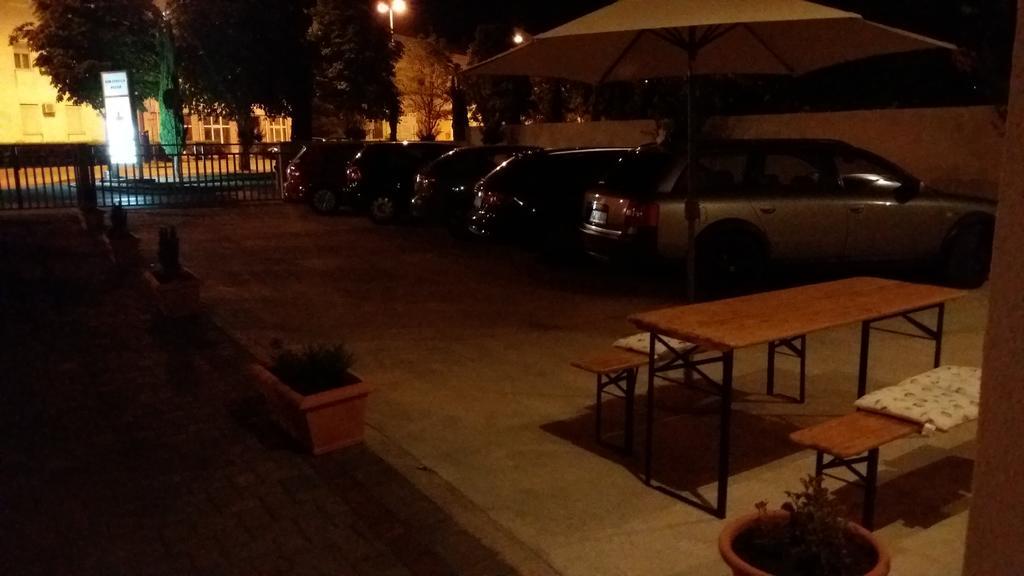 Guest House Vanja โมสตาร์ ภายนอก รูปภาพ
